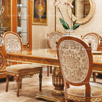 Ensemble de chaises de table à manger de style royal français en bois massif avec royal pour une utilisation à la maison