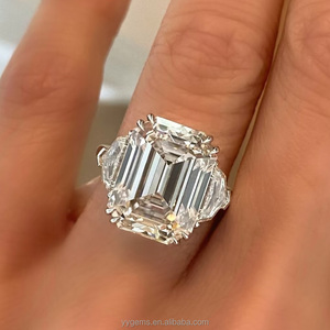 <span class=keywords><strong>Anello</strong></span> di Lusso Personalizzato <span class=keywords><strong>con</strong></span> Grande Moissanite Taglio Smeraldo da 10 Carati <span class=keywords><strong>con</strong></span> Spalline, in Oro Bianco Massiccio, Gioiello Raffinato per Donne - Product Image 2