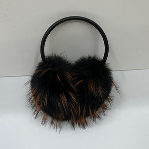 Женские Зимние теплые наушники из искусственного лисьего меха оптом регулируемые наушники с имитацией меха енота - Product Image 4
