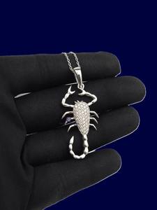 Collar con Colgante de Escorpión con Incrustaciones de Moissanita VVS, Ecológico, Chapado en Plata, Joyería Hip Hop, Disponible para Fiestas - Product Image 2