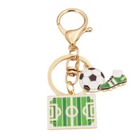 Llavero de aleación de zinc con logotipo de club de fútbol europeo, personalizado OEM, recuerdo de moda, esmaltado duro y suave, ecológico