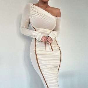 Europa e America 2026 Primavera/Autunno Nuovo Abito Midi da Donna a <span class=keywords><strong>Maniche</strong></span> <span class=keywords><strong>Lunghe</strong></span> con Inserti in Rete, <span class=keywords><strong>Spalle</strong></span> <span class=keywords><strong>Scoperte</strong></span> e Pieghe - Product Image 1