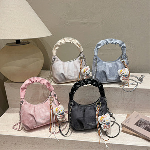 Borsa a tracolla da donna in PU con cerniera e dettaglio catena, design di nicchia, colore unico, moda stagionale per l'estate 2026, porta carte d'identità - Product Image 3