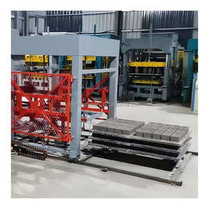 Macchina automatica per la produzione di blocchi ad incastro ad alta efficienza, molto popolare, modello QT6-15, in vendita. - Product Image 1