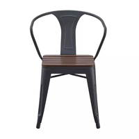 Chaise de bar industrielle en métal avec siège en bois, accoudoirs fixes, design moderne, durable, écologique, résistante à l'eau, mobilier commercial pour bar