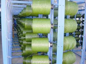 Proveedor Chino de Césped Artificial de Aspecto Natural Verde <span class=keywords><strong>Campo</strong></span> de 30 mm y 12800 Dtex para Jardinería y Áreas Residenciales, Envío Rápido - Product Image 5