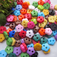Kancing Mini Bentuk Bunga Plum Warna-warni 6.4mm 2 Lubang untuk Menjahit, Grosir Kancing Plastik Kecil untuk Kerajinan