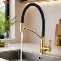 Robinet de cuisine en laiton au design classique moderne avec bec rotatif, poignée unique flexible, valve en céramique, haute qualité, montage sur plan.