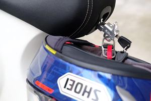 Xe tay ga lưu trữ Mũ bảo hiểm móc dưới chỗ ngồi xe máy CNC móc cho vespa chạy nước rút 150 Primavera 150 2013-2024 - Product Image 2