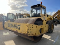 BOMAG BW226DH-4 Compacteur vibrant à tambour unique 25t 150kW d'occasion, moteur diesel Deutz, force de compactage 330kN, à vendre