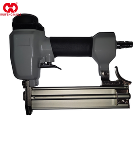Pistola <span class=keywords><strong>Clavadora</strong></span> Neumática F30/425K, Tipo U, para Clavos y Grapas en Muebles y <span class=keywords><strong>Postes</strong></span> Metálicos - Product Image 4
