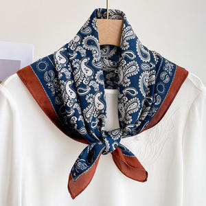 Petit foulard carré en paisley pour femmes, foulard élégant et léger pour toutes les saisons, accessoire de mode - Product Image 4
