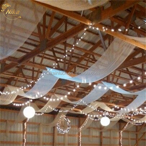 Voilages en tissu de mousseline de soie blancs NIKA, style romantique chic, pour décoration de plafond de cérémonie de mariage en extérieur - Product Image 3