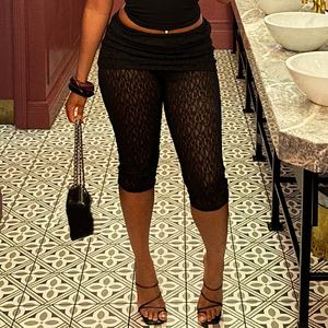 Viviblook D26PT007 Pantalones cortos ajustados con cintura plegable y encaje para mujer, sexys y casuales - Product Image 1