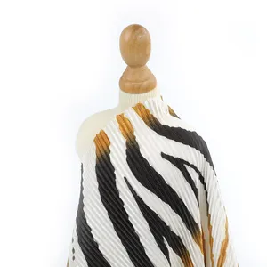 Custom fabric printing 100%polyester crinkle zebra print single jersey knit pleated fabric for Women's dress