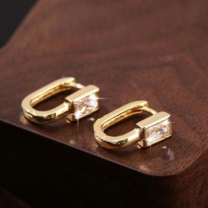 Pendientes Largos Elegantes de Estilo Europeo Americano para Mujer, Chapados en Oro y Cobre, con Microincrustaciones de Circonita, Geométricos, Modernos y Sencillos - Product Image 3