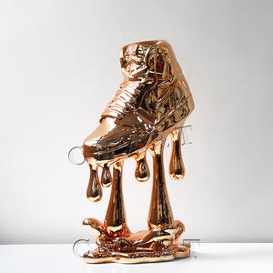 Colección de Esculturas 3D de <span class=keywords><strong>Zapatos</strong></span> Cromados, Boxeo, Kong, <span class=keywords><strong>Gorila</strong></span>, Artesanía de Resina, Bolsa de Dinero, Pato Donald, Escultura Pop Art - Product Image 1