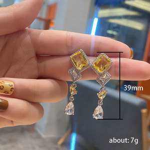 Eleganti Orecchini Pendenti con Nappine per Donne, Accessori per Orecchie Semplici e alla Moda per Uso Quotidiano - Product Image 5