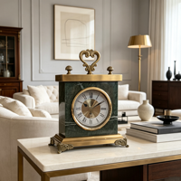 Horloge de table décorative en marbre vert naturel avec pieds en métal ornés, ornement de bureau haut de gamme, horloge de cheminée