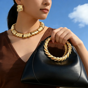 Borsa di Lusso in Pelle PU Nera 2026 con Set di Gioielli Dorati - Acquista la Borsa e Ricevi Gratuitamente Collana e Orecchini Abbinati - Product Image 4