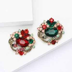 Broche de luxe créative et élégante plaquée or, motif floral et feuillage, incrustée de strass, en alliage, cadeau de fiançailles pour mariages - Product Image 2