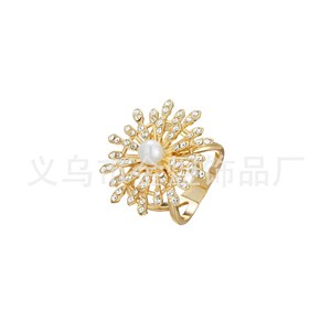 Broche con forma de flor con perlas y diamantes de imitación para mujer, accesorios de fiesta, engaste de garra de aleación de zinc Sk006 - Product Image 5