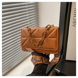 Sac à bandoulière carré élégant et tendance pour femme d'affaires, petit format, avec deux fermetures éclair, collection été 2025 - Product Image 5