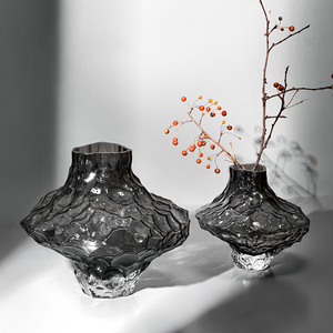 Vase en verre de style nordique pour salon, arrangement floral transparent, pièce décorative artistique créative - Product Image 1