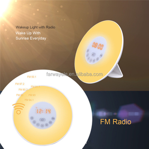 Réveil numérique de table à 7 couleurs Réveil lumineux Aide au sommeil, Simulation du lever et du coucher du soleil, Radio FM à 6 sons naturels - Product Image 4