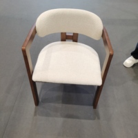 Chaise de salle à manger moderne en bois massif DISHI avec accoudoirs et dossier souple pour hôtel, restaurant, café, salon