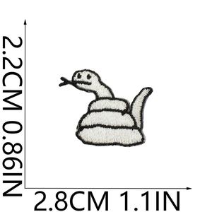 Patchs brodés animaux de dessin animé de petite taille en feutre non tissé et fil de polyester, motifs mignons chiot, fleur, cœur, pour la décoration de vêtements et sacs - Product Image 3