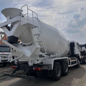 Camion mélangeur à béton Howo Sinotruk HOWO 6X4 371HP 14cbm - Product Image 3
