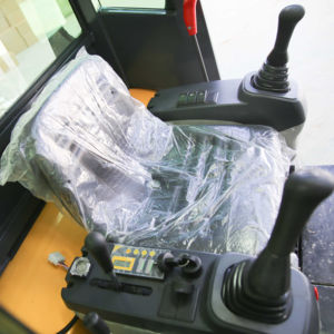 จัดส่งฟรี รถขุดขนาดเล็กจากจีน ขายส่ง รถขุดขนาดจิ๋ว พร้อมหัวตักแบบ Thumb <span class=keywords><strong>Bucket</strong></span> ขนาด 1 ตัน <span class=keywords><strong>2</strong></span> ตัน 3.5 ตัน ราคาถูก เครื่องยนต์คุณภาพสูง - Product Image 4