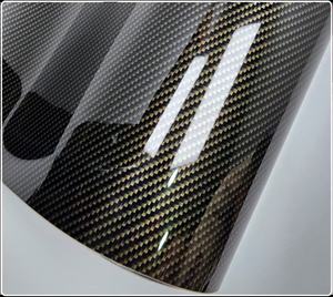 عرض رائج لفيلم ألياف الكربون 6D مع بطانة تحرير من PET، فينيل ألياف الكربون باللونين الأسود والذهبي لتزيين المركبات - Product Image 4