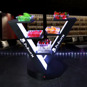 Support à fruits en métal en forme de V à trois niveaux, éclairé par LED, pour la présentation de collations lors de fêtes - Product Image 4