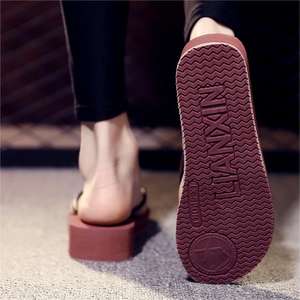 Tongs Compensées Tendance pour <span class=keywords><strong>Femme</strong></span>, Semelle Épaisse en TPR, Couleur Unie, Sandales de Plage Chic - Product Image 5