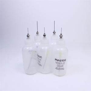 Flacon de colle liquide en plastique de <span class=keywords><strong>50</strong></span> <span class=keywords><strong>ml</strong></span> <span class=keywords><strong>avec</strong></span> <span class=keywords><strong>seringue</strong></span> à <span class=keywords><strong>aiguille</strong></span> pour application manuelle anti-fuite - Product Image 2