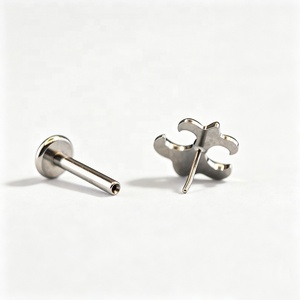 Boucles <span class=keywords><strong>d</strong></span>'oreilles en titane ASTM F136 non filetées, en forme <span class=keywords><strong>d</strong></span>'ancre de pirate, bijoux de corps tendance, vente en gros - Product Image 4