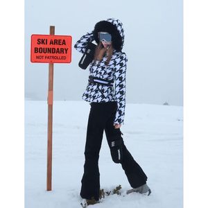 Pantalon de ski personnalisé pour femme, coupe ajustée, imperméable 20K, respirant 15K, taille haute, extensible, pour le snowboard - Product Image 3