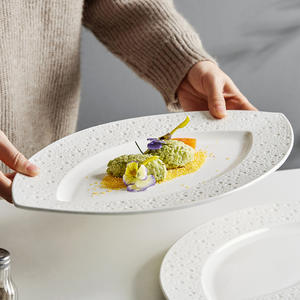 Ensemble de salle à manger privée de forme irrégulière blanc hôtel créatif nordique assiettes en céramique - Product Image 2