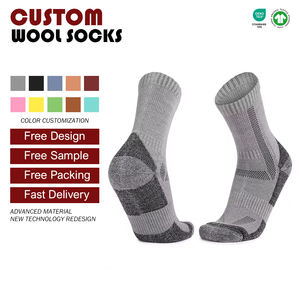 Chaussettes de randonnée professionnelles de plein air pour hommes et femmes Chaussettes d'<span class=keywords><strong>hiver</strong></span> chaudes et épaisses antibactériennes mi-mollet en laine mérinos pour la neige - Product Image 3