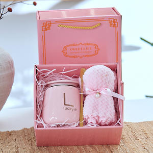 Prodotti di Tendenza 2025 Omaggi Promozionali Set Regalo Personalizzato con Tazza da Caffè in Ceramica Asciugamano a Orsetto e Cucchiaino per Bomboniere di Matrimonio e Regali Originali - Product Image 5