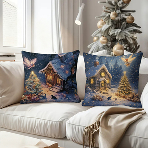 Scènes de village de Noël chaleureuses sur des coussins décoratifs avec neige, arbres et lumières douillettes pour la décoration des fêtes. - Product Image 4