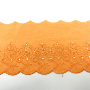 Nuevo diseño algodón bordado diamantes de imitación y red encaje pluma encarnada tela de encaje de tul con <span class=keywords><strong>margaritas</strong></span> - Product Image 3