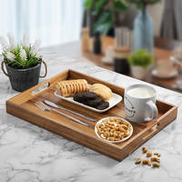 Palettes en bois modernes personnalisées en gros avec poignées, couleur bois naturel, plateau