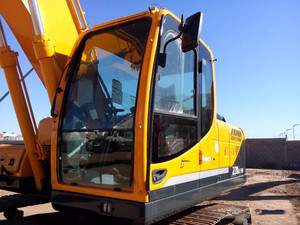 Pelle sur chenilles Hyundai 220LC-9S d'occasion avec peinture originale 22 tonnes et composants durables du moteur et de la boîte de vitesses - Product Image 3