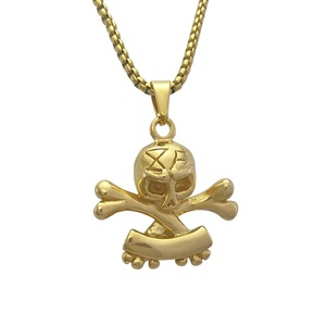 Collar de Moda yunnique con Colgante de Calavera y Diseño de Huesos Cruzados en Acero Inoxidable Dorado - Product Image 1