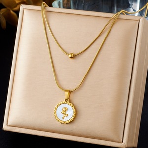 Elegante Juego de Colgantes Esmaltados de Acero Inoxidable con Baño de Oro PVD de 18K, Resistentes al Deslustre, con Dijes de Mariposa, Estrella y Rosa, Ideales para Combinar en Capas o Regalar - Product Image 4