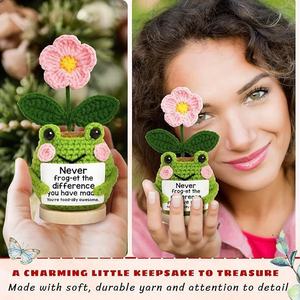 Venta al por mayor de fábrica, Novedades de gran demanda transfronterizas: Muñecos de ganchillo hechos a mano (Rana, Abeja en maceta, Girasol) y artículos de punto, terminados para interiores. - Product Image 3