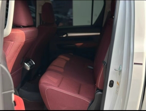 Hilux 2.8L Turbo Diesel Doppia Cabina Pickup con Trasmissione Automatica <span class=keywords><strong>EURO</strong></span> 5 Veicolo Commerciale Tutto Terreno Guida a Sinistra - Product Image 4
